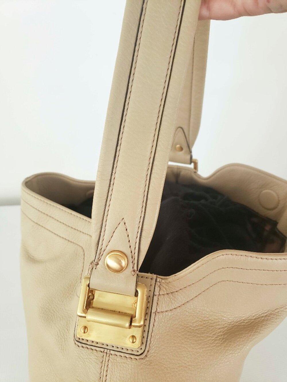 B. Makowsky Beige/Light Tan Pebbled Leather Tote Bag - Picture 6 of 9